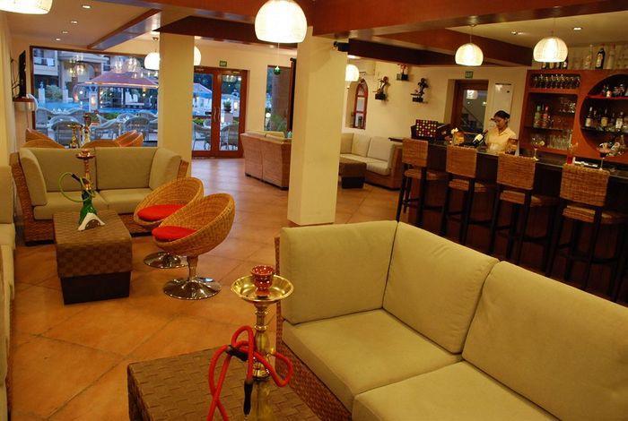 Hôtel Ocean Waves Sun Baga Extérieur photo